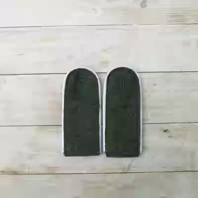 Wehrmacht Heer M40 Infantry Enlisted Men's Shoulder Boards - WWII-era Wehrmacht Heer M40 infantry enlisted shoulder boards with feldgrau wool and white piping.
